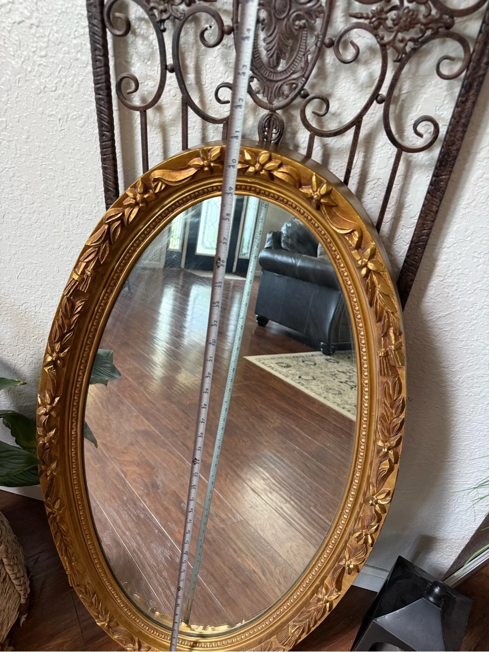 Beautiful Vintage Mid-Century Hollywood Regency Oval Decorative BIG Wall Mirror
